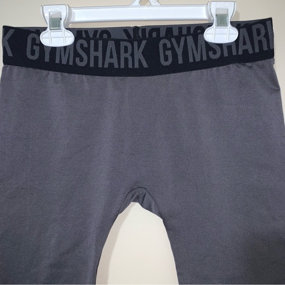 Gymshark Women's Black and Gray Fit cropped seamless Leggings size small EUC - Picture 5 of 6